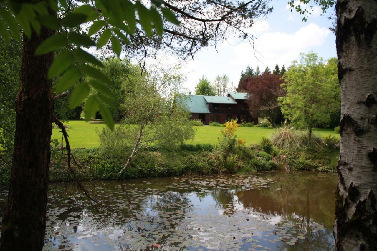 Spruce Lake Sauviat-sur-Vige Kültér fotó