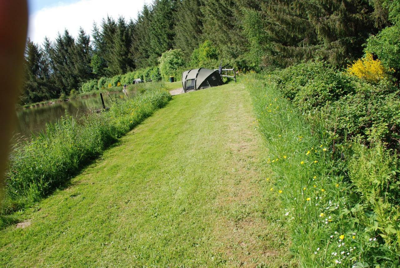 Spruce Lake Sauviat-sur-Vige Kültér fotó
